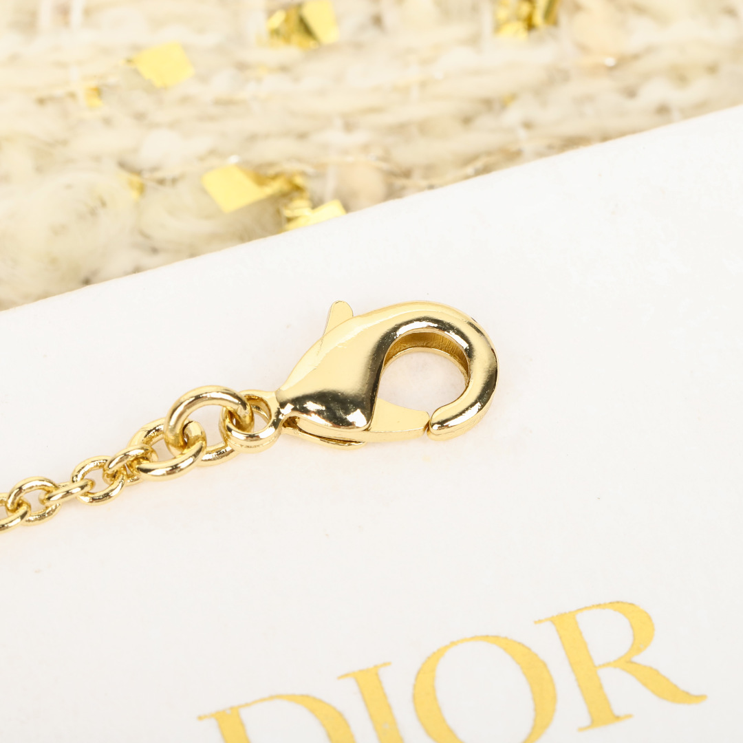 Dior hollow butterfly bracelet