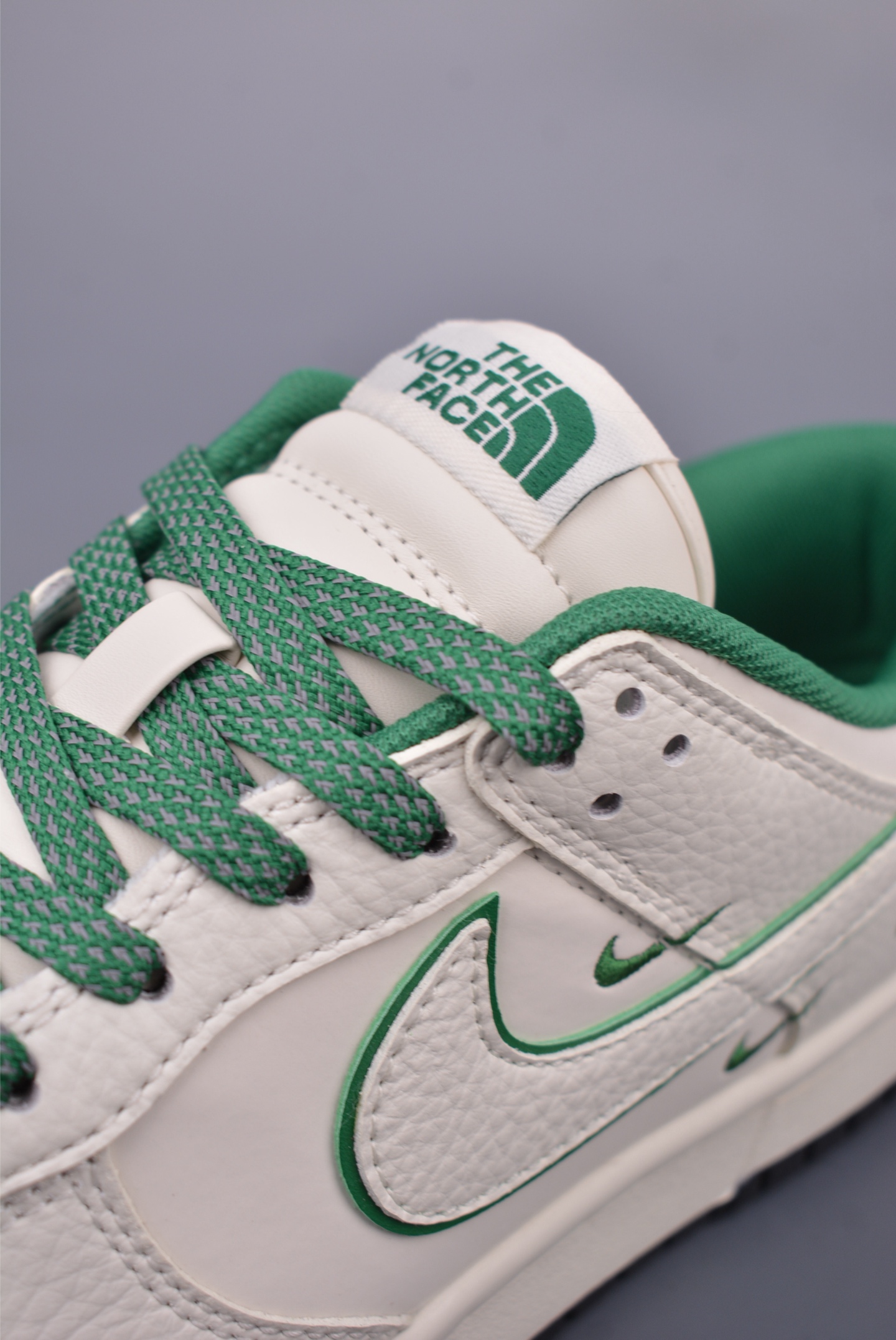 The North Face x Nike SB Dunk Low sneakers off-white green CY5979-112