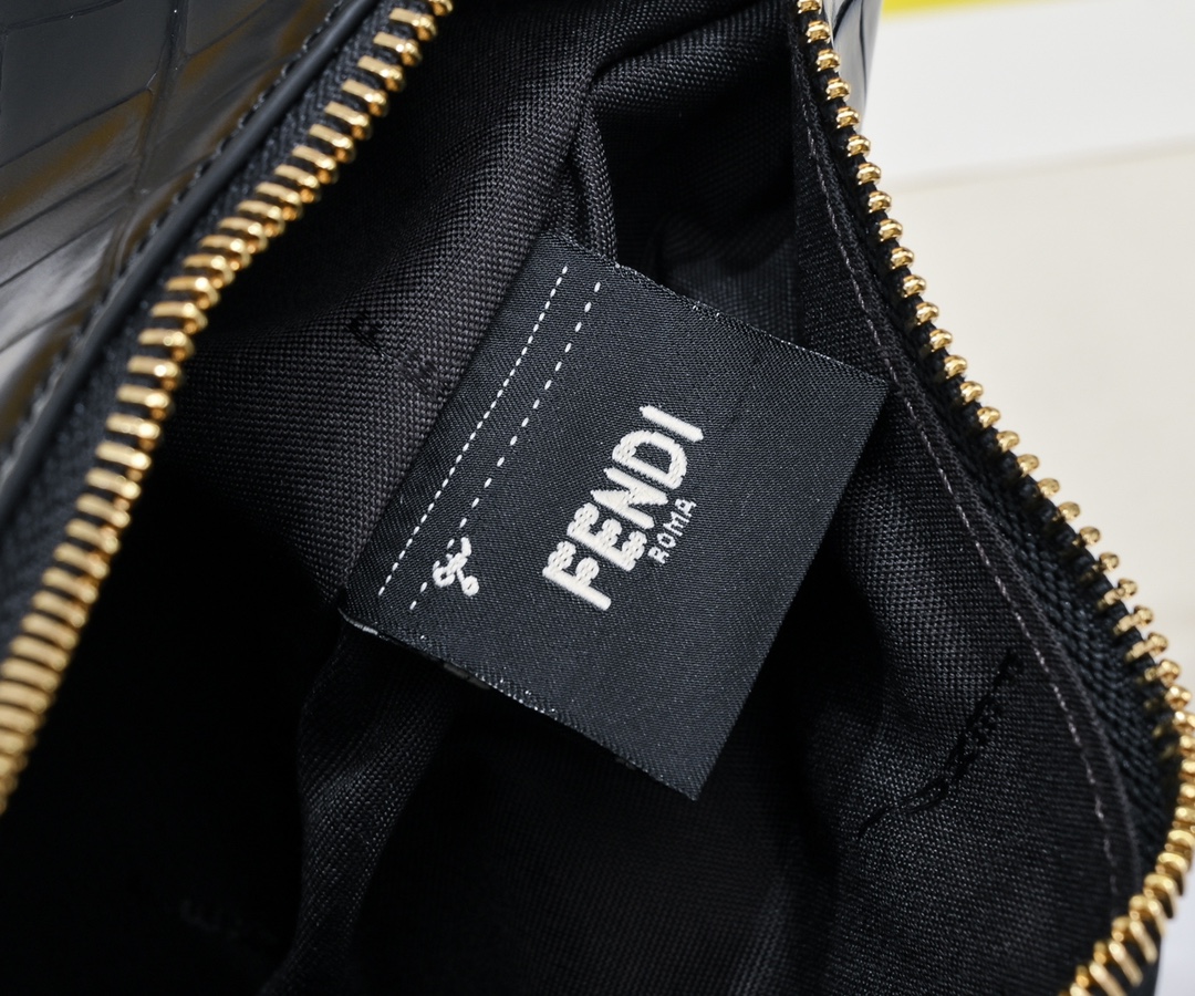 FENDI gray underarm large bag 2196