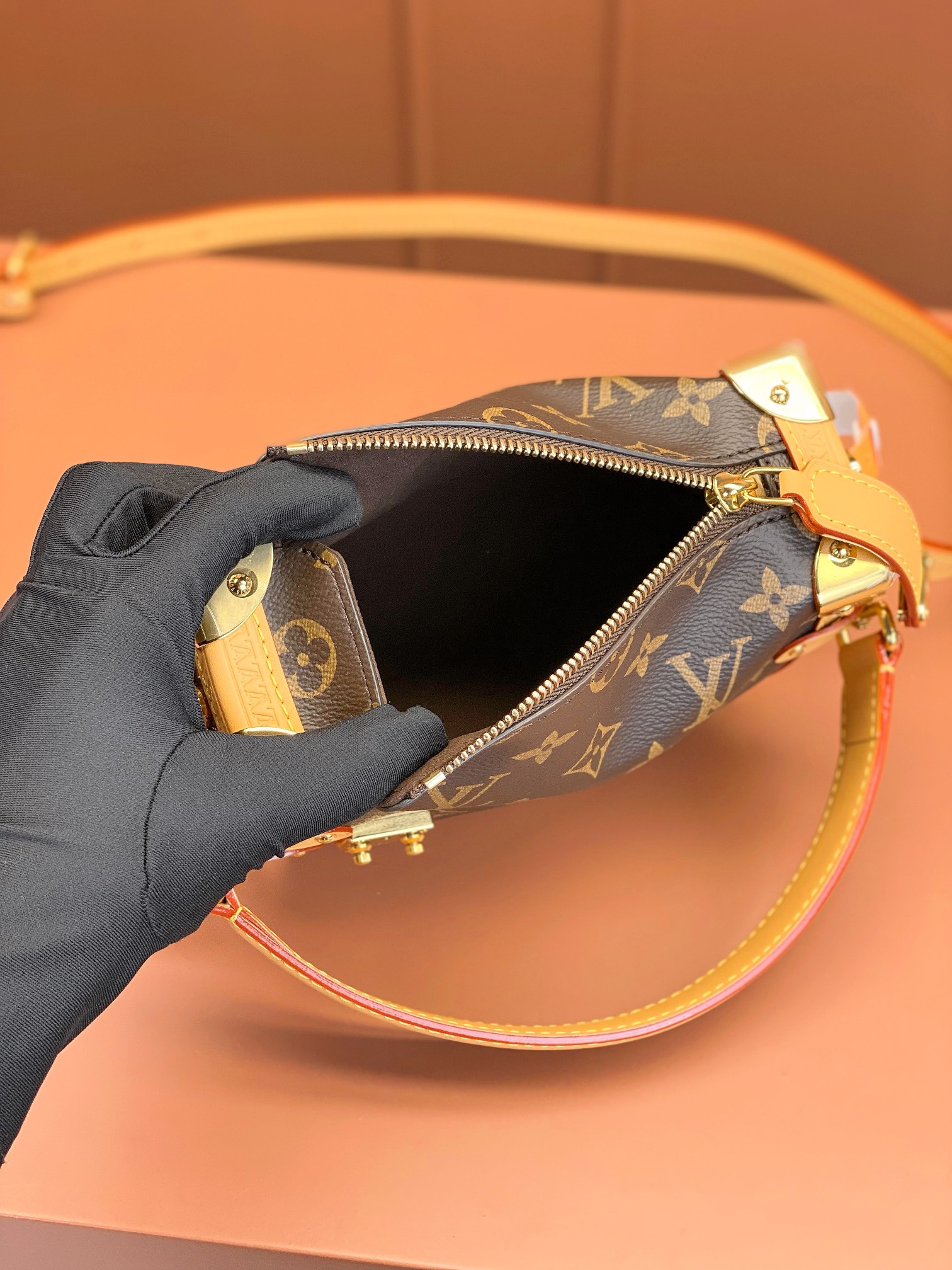 Louis Vuitton SIDE TRUNK MiNi Bag M46815