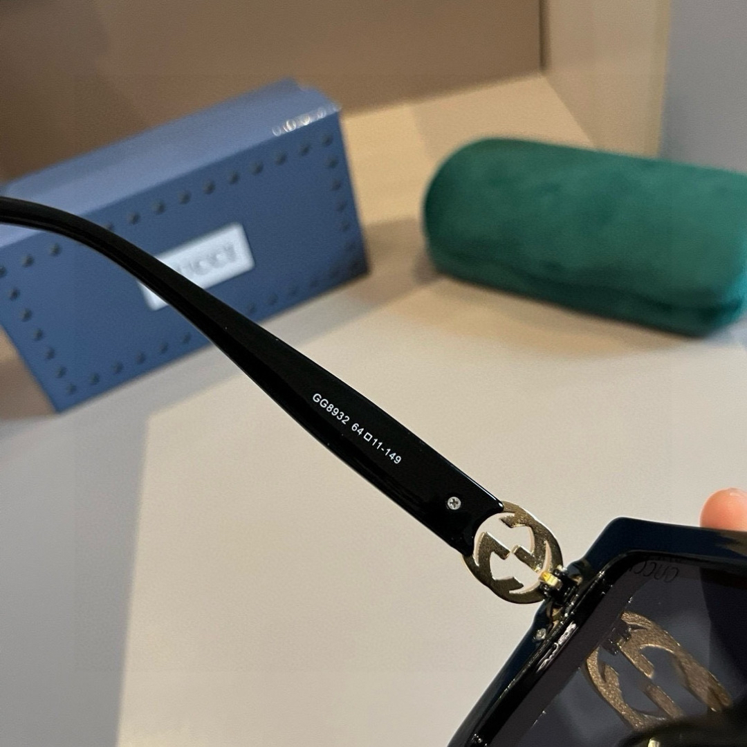 Gucci Round Frame Sunglasses