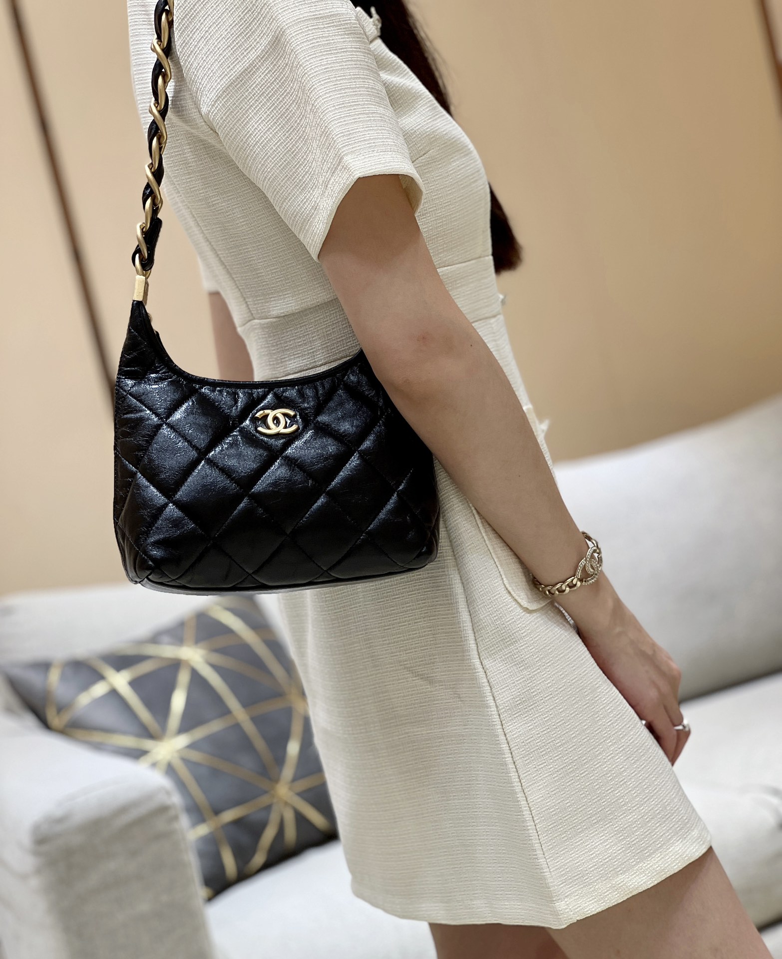 Chanel 24A Haute Couture Hobo Bag AS4922