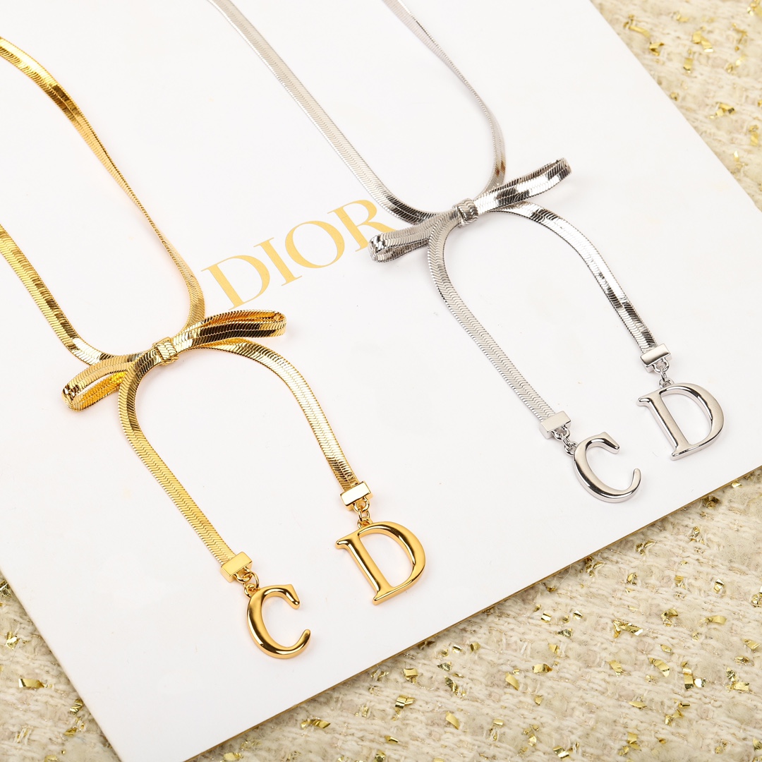Dior bow necklace