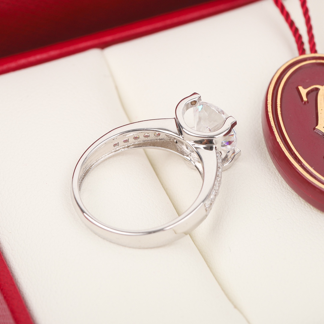 Cartier 2 carat horn ring