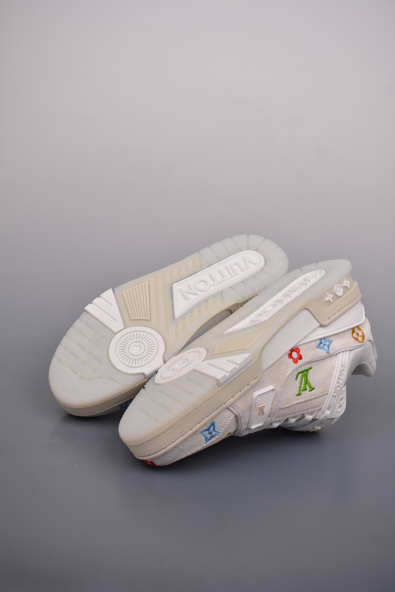 Louis Vuitton Trainer Sneaker Low Off-White Color Jacquard 1A7S52