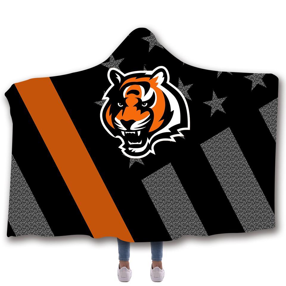 CINCINNATI BENGALS CLASSIC 3D HOODED BLANKET