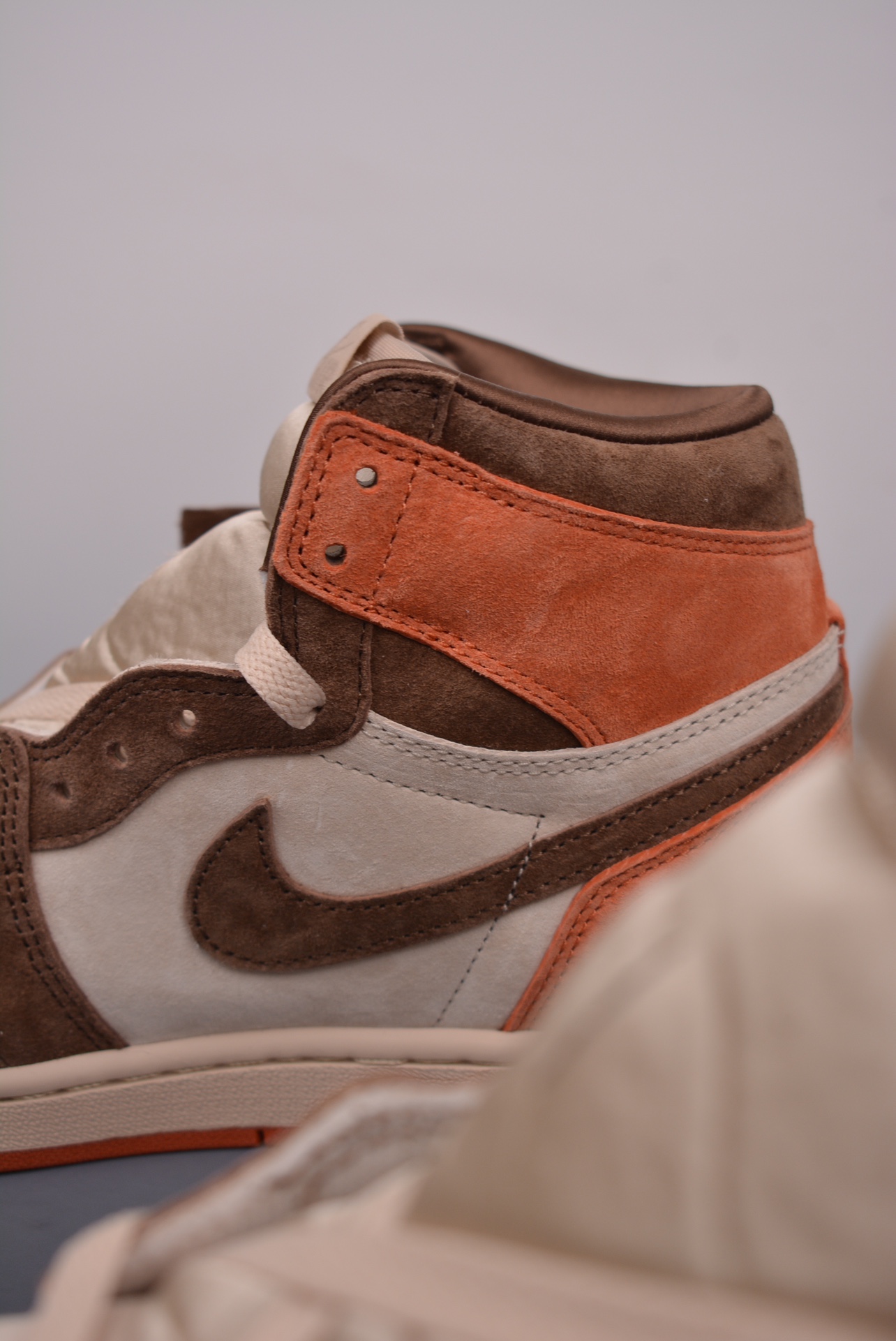 Air Jordan 1 Retro High OGDusted Clay FQ2941-200