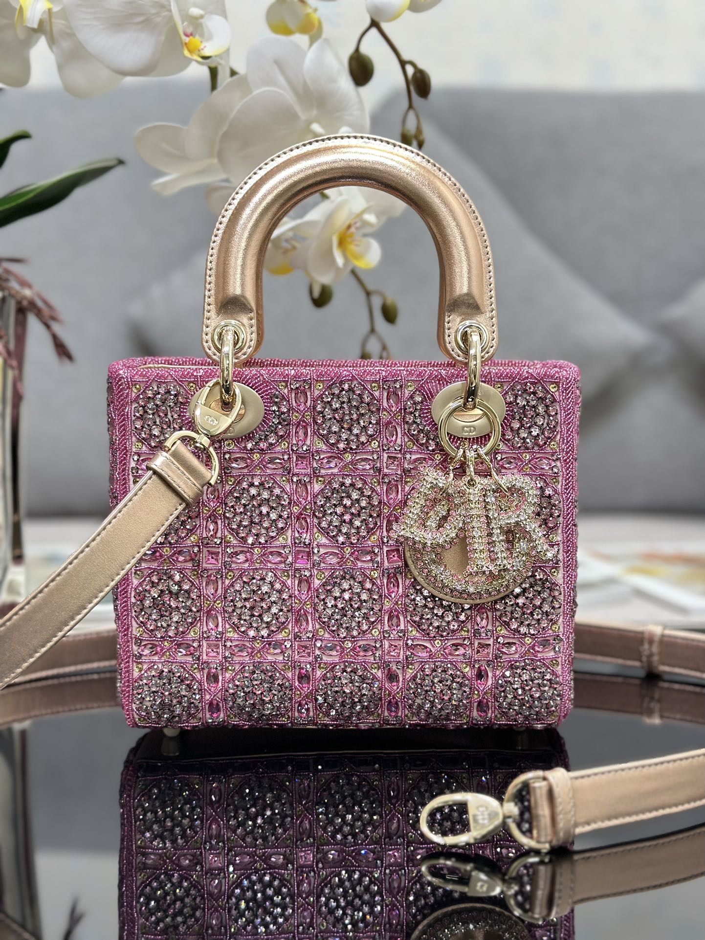 Dior Lady four-grid embroidery rhinestone pink M0538