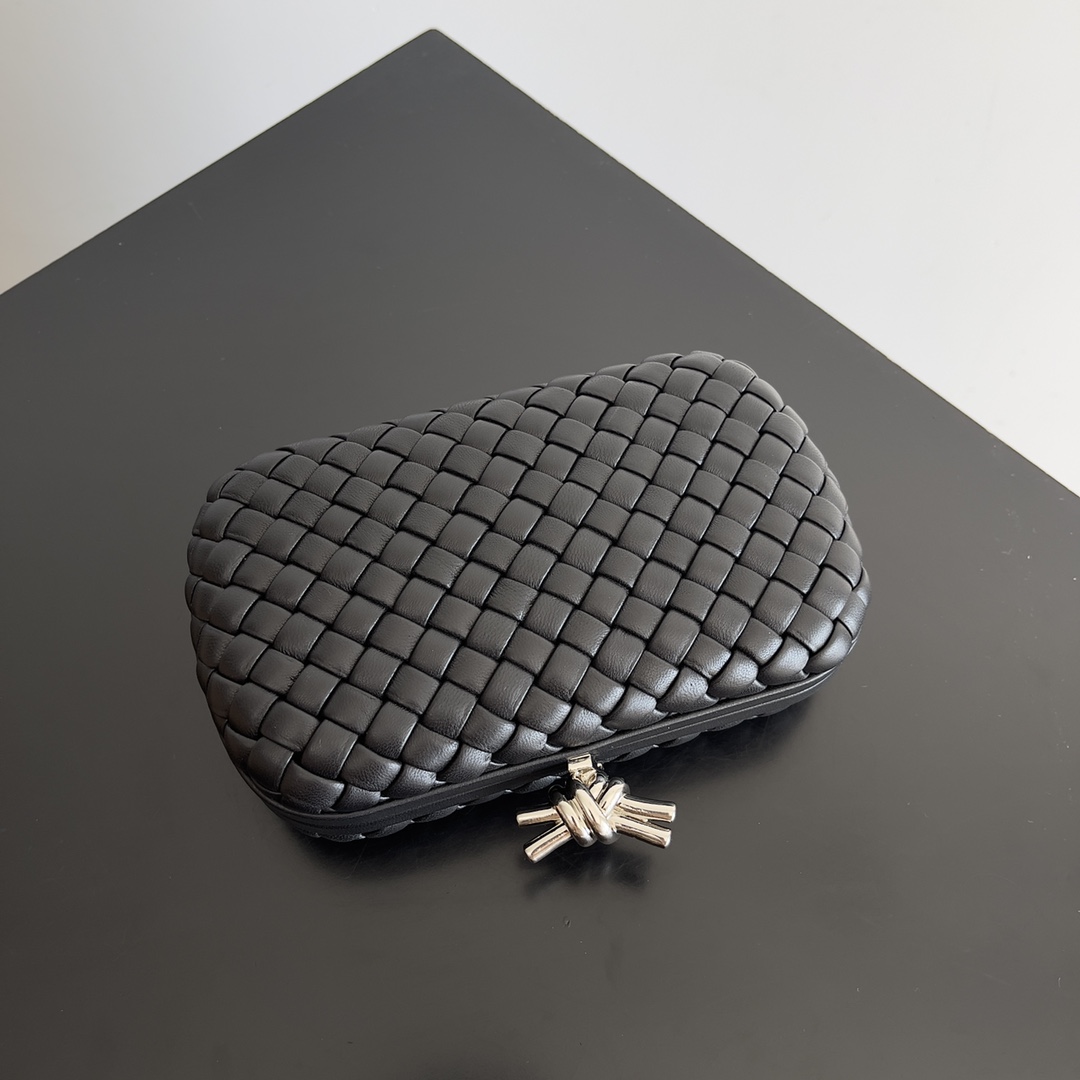 Bottega Veneta 24 Spring Fashion Braided Evening Bag 717622