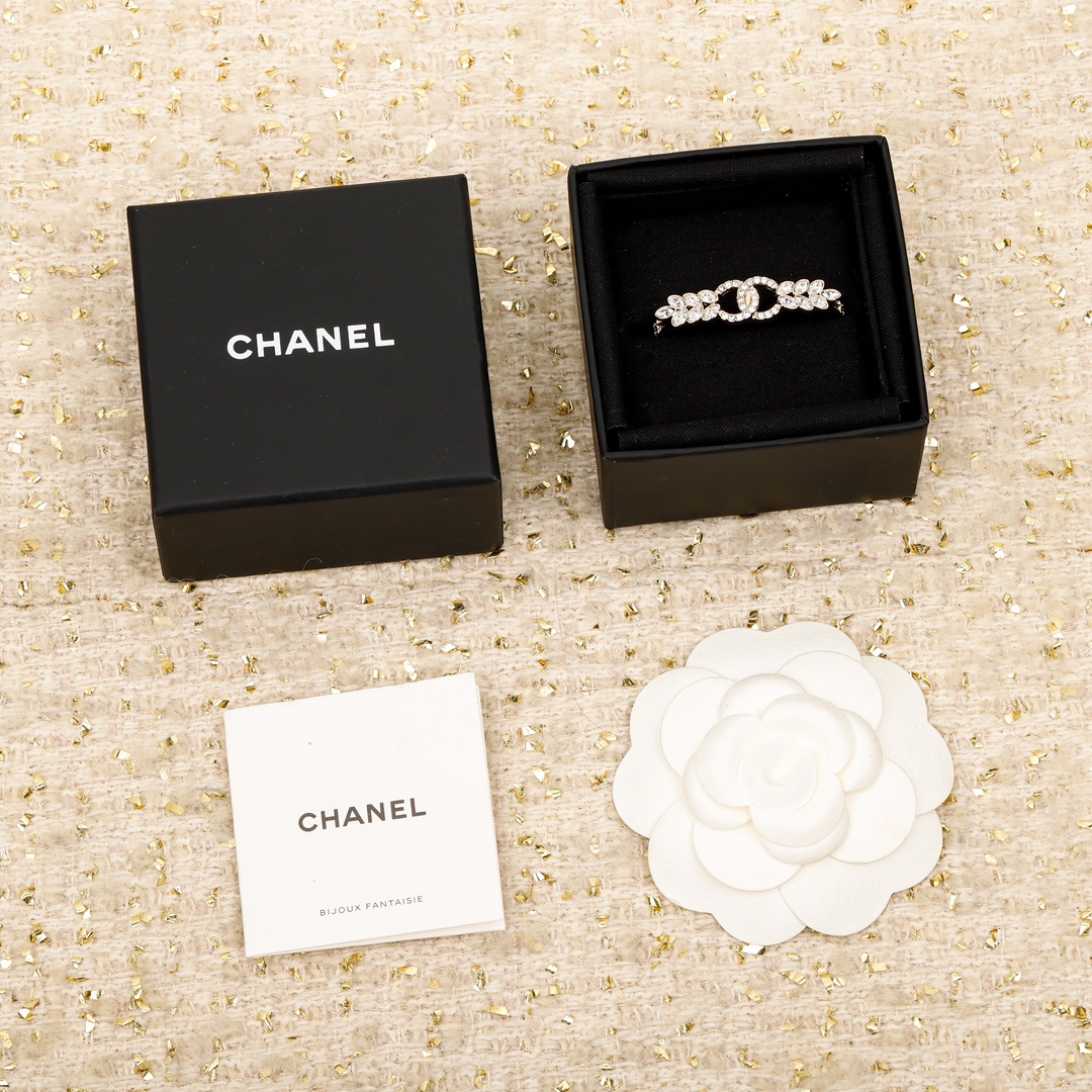 Chanel wheat ear double C ring