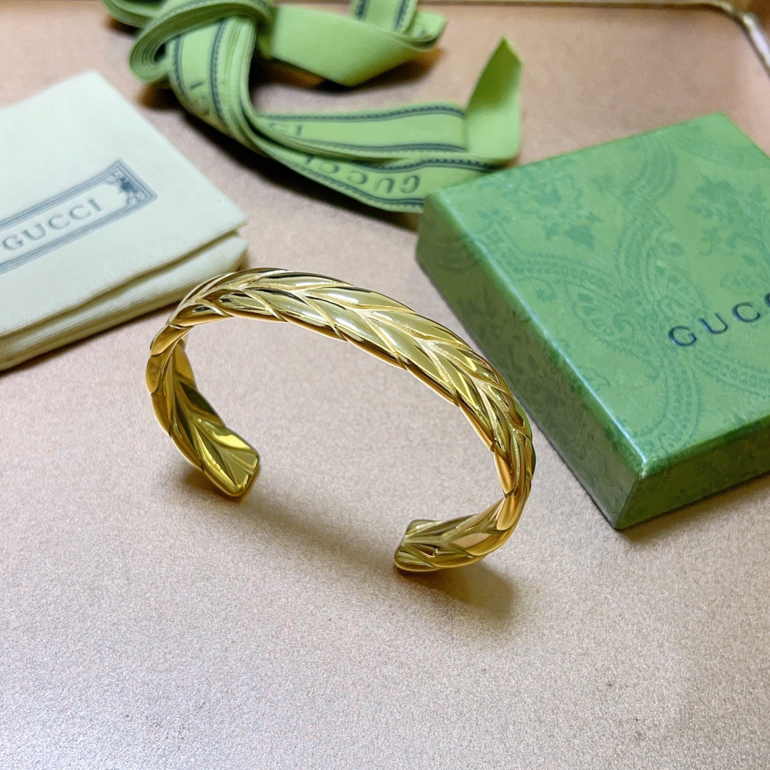 Gucci Braided Line Gold Bracelet