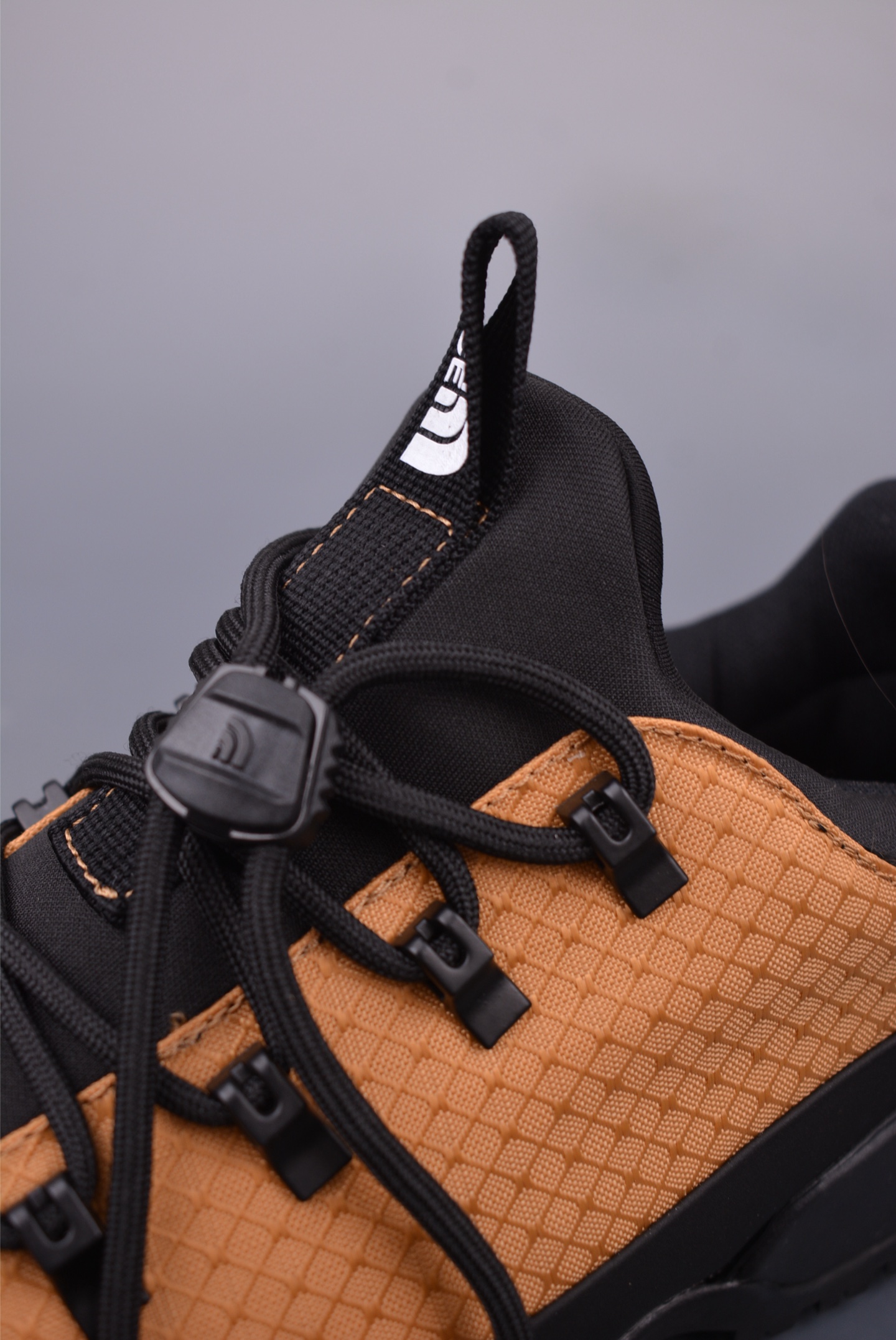 The North Face Glenclyffe Low sneakers black and yellow NF0A817BKOM-085