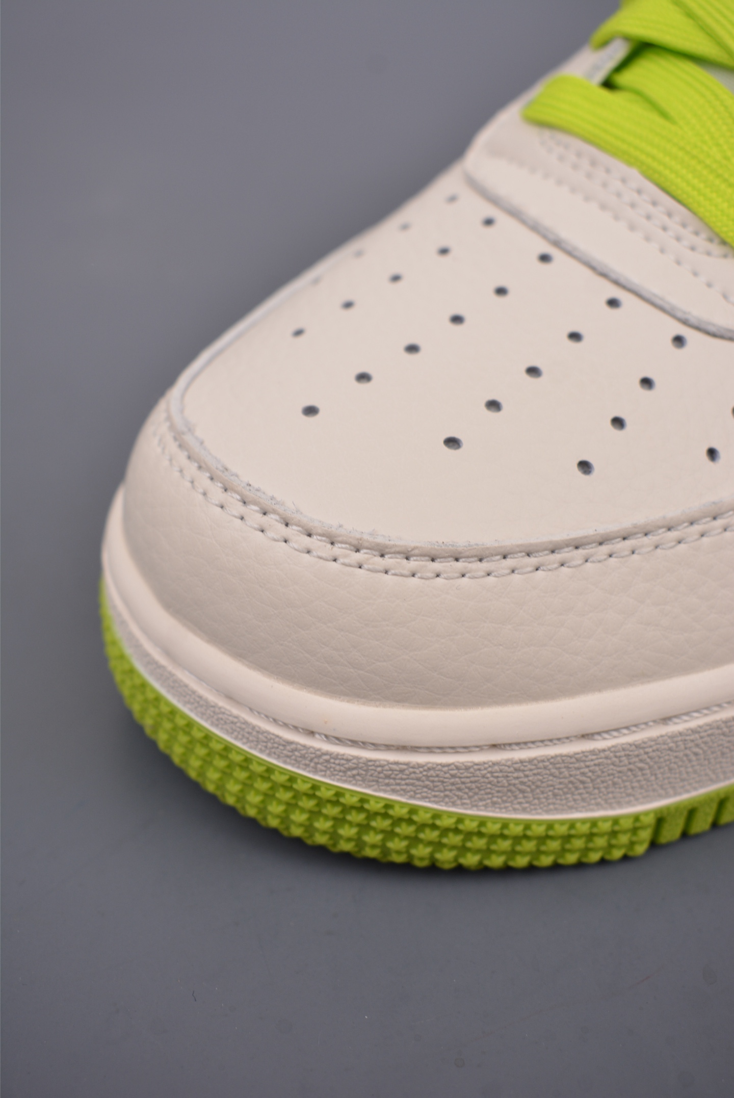 Nike By You Air Force 1'07 Low Retro SP Leather Off-White Green PR0026-312