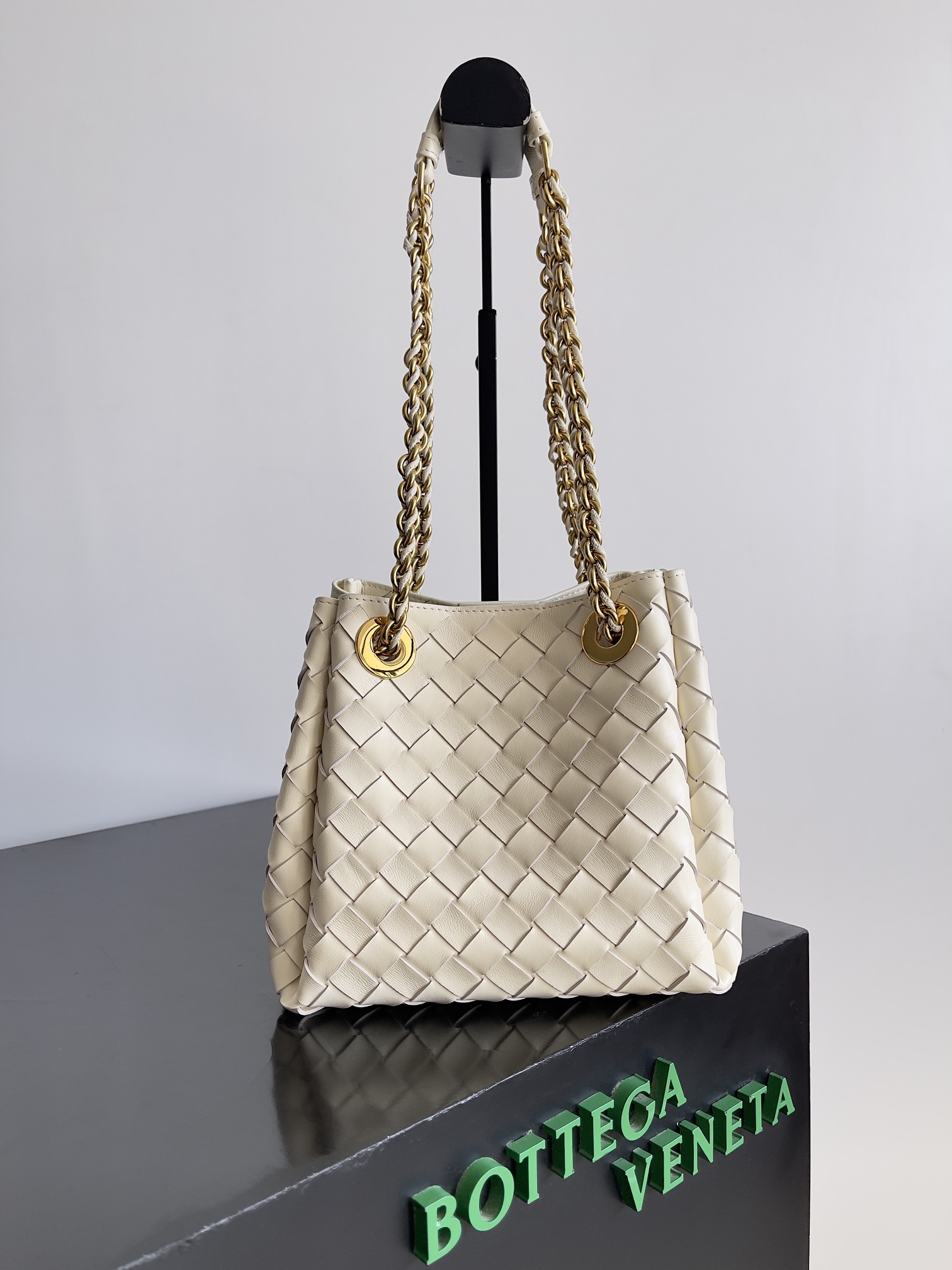 BOTTEGA VENETA New Chain Parachute Bag 817175