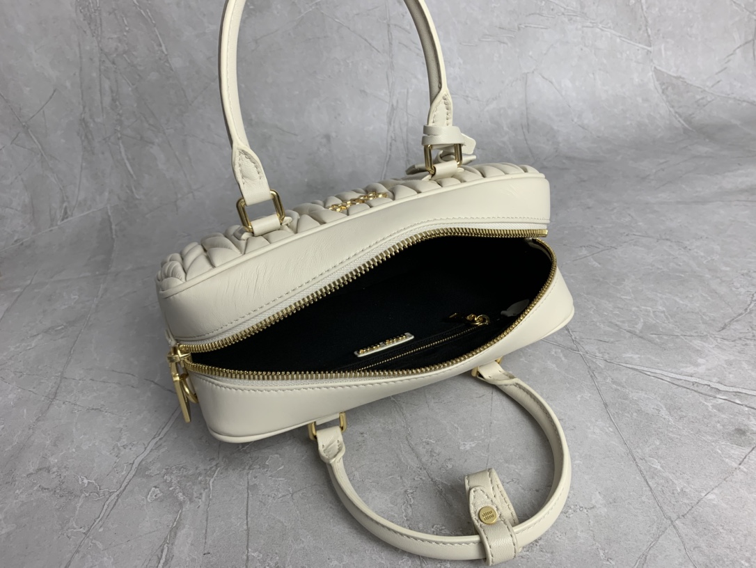 Miu Miu too etty bowling medium handbag 5BB124