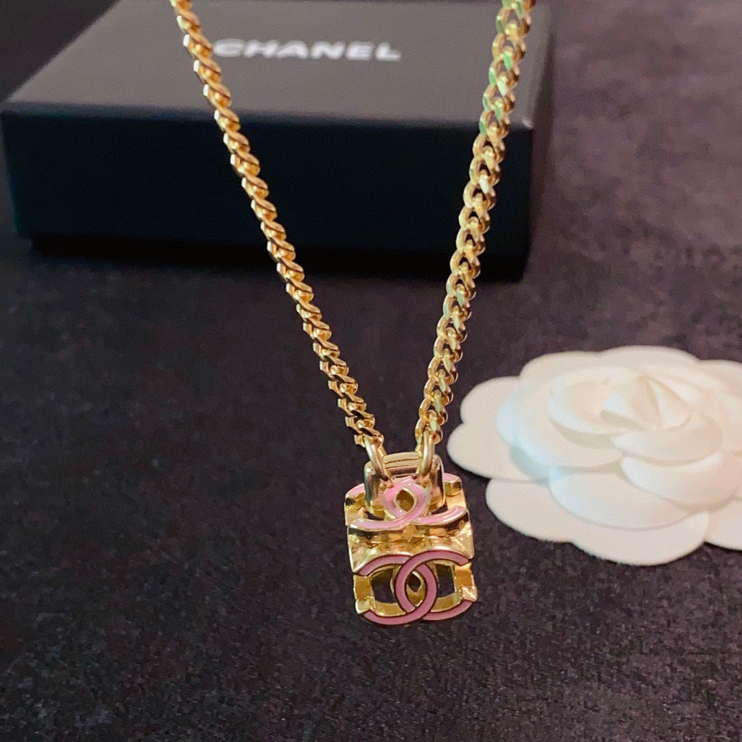 Chanel new square hollow necklace