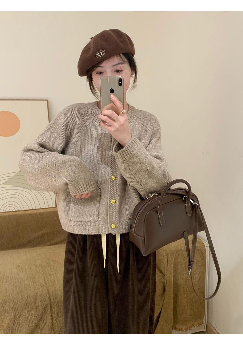 Loose Cropped Sweater Coat – Western Style with a Youthful Look