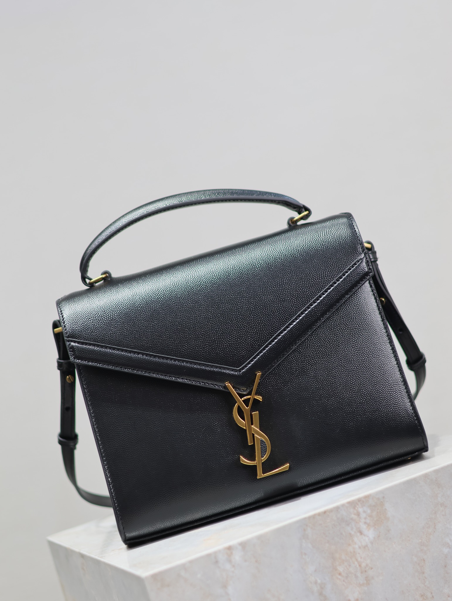 Yves Saint Laurent CASSANDRA Handbag 578000