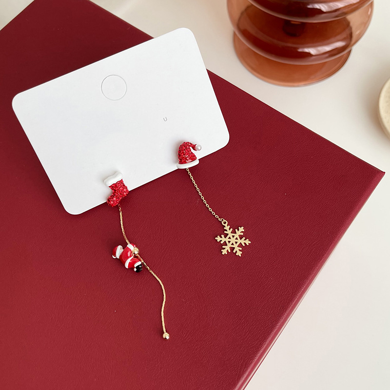 (🌲Early Christmas Sale- SAVE 50% OFF)Climbing Santa earrings-⏰BUY 3 GET 2 FREE TODAY!!