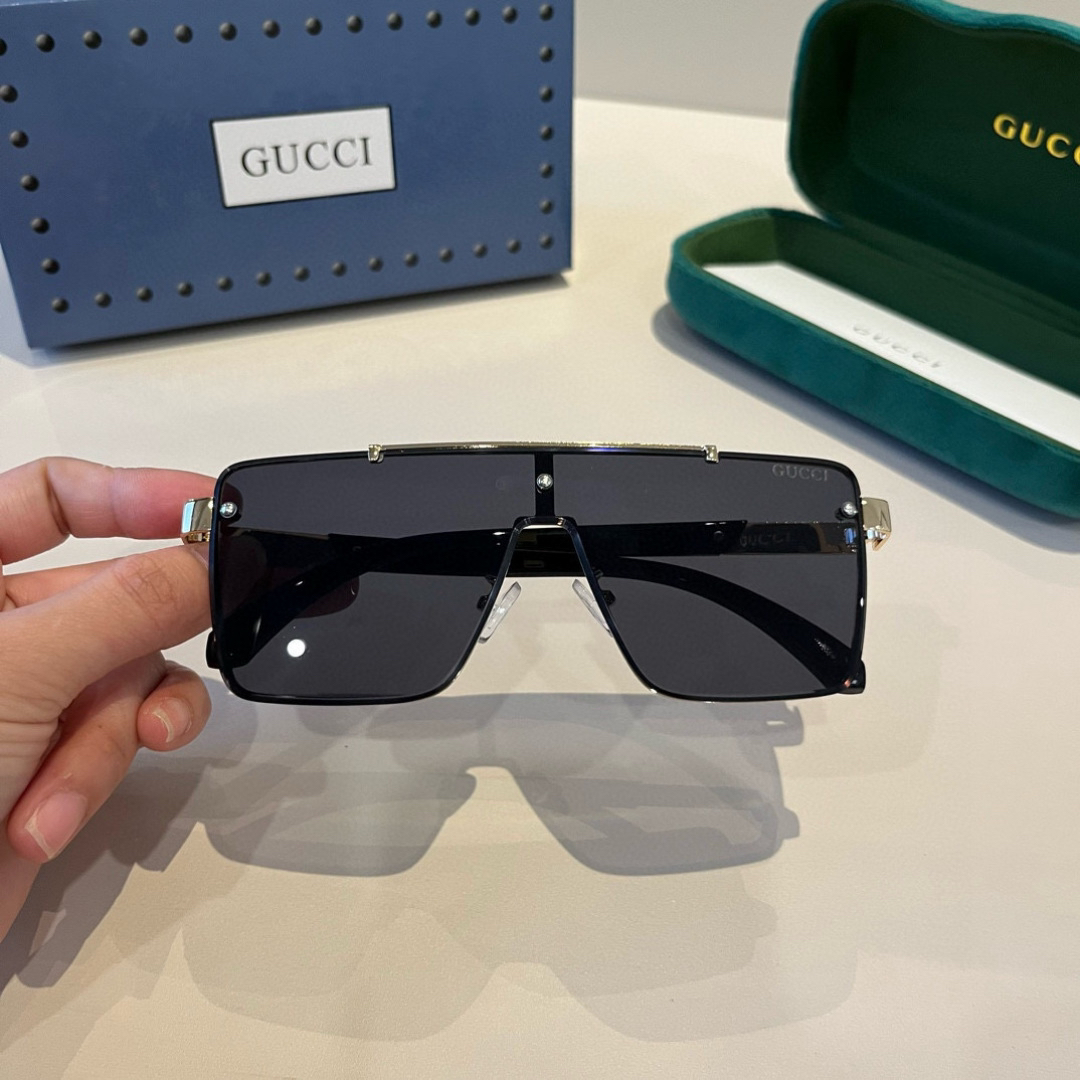 Gucci Square Frame Sunglasses