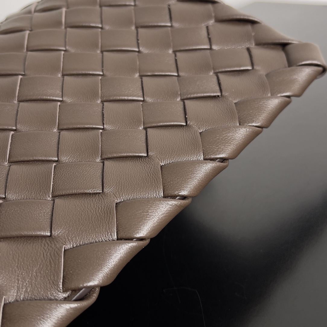 Bottega Veneta Cobble Bag 755659