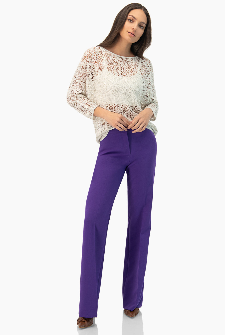 Pantalon recto en tono morado