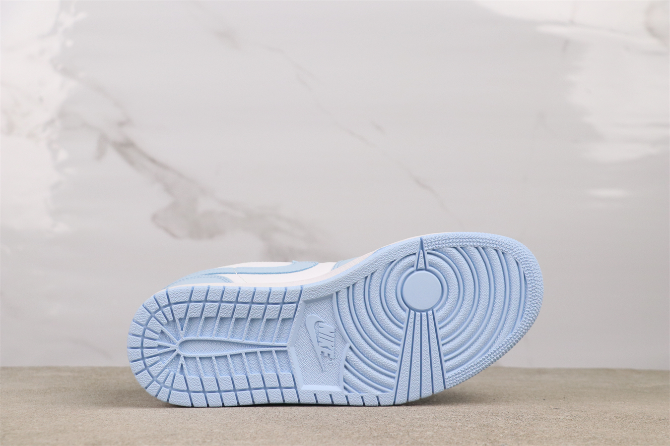 Air Jordan 1 Low Aluminum DC0774-141