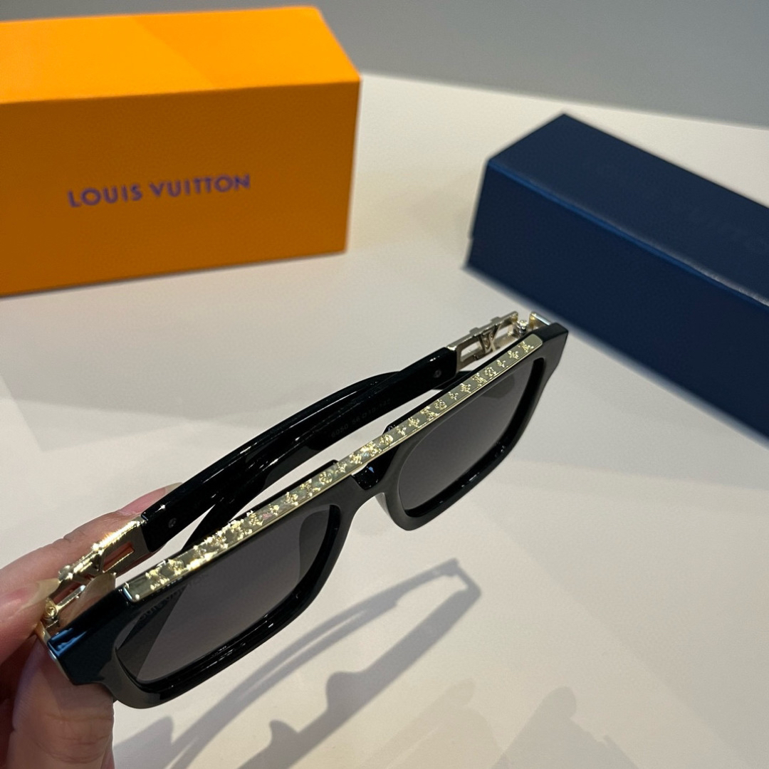 Louis Vuitton square-frame sunglasses
