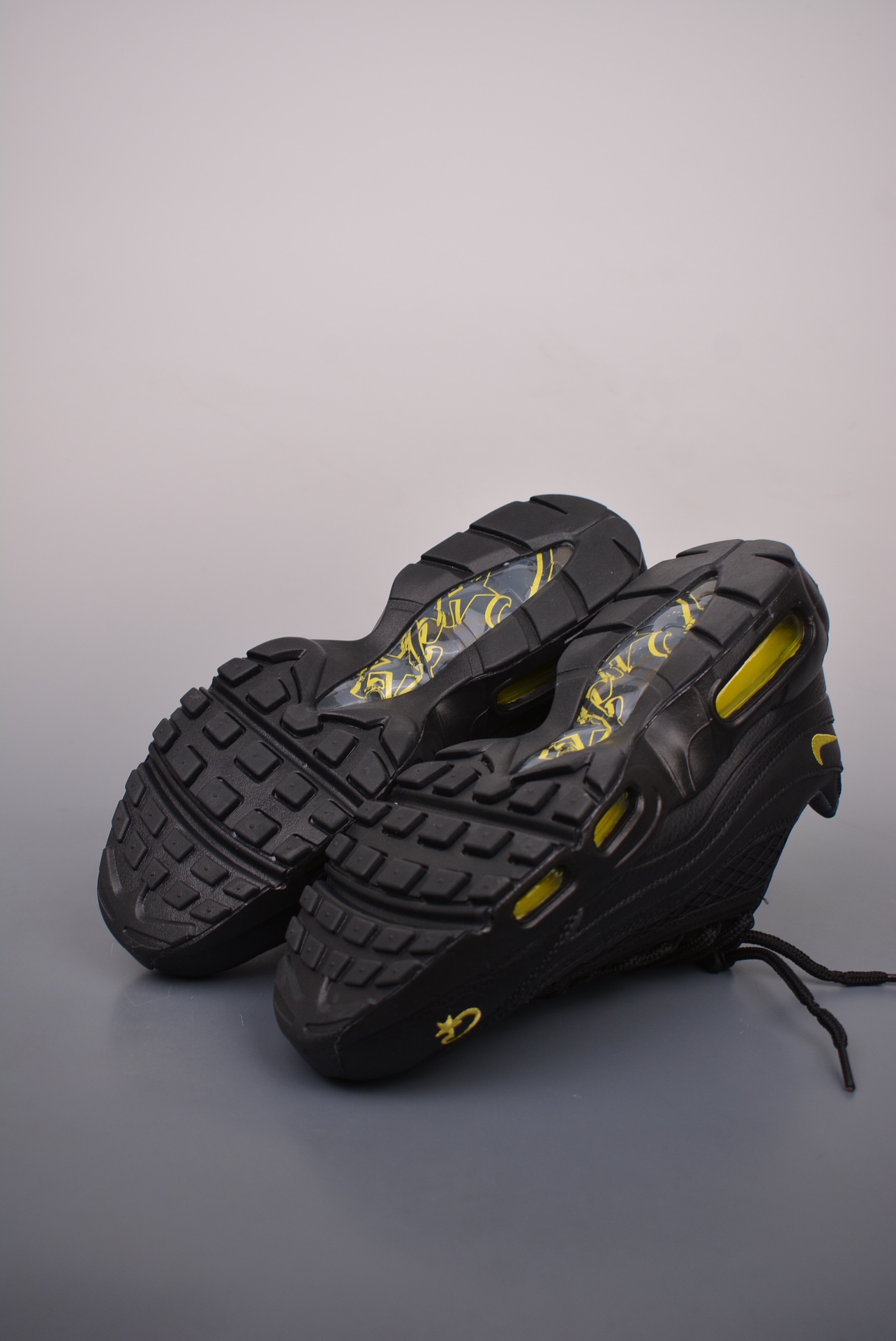 NIKE Air Max 95 Air Cushioned Running Shoes Black and Gold