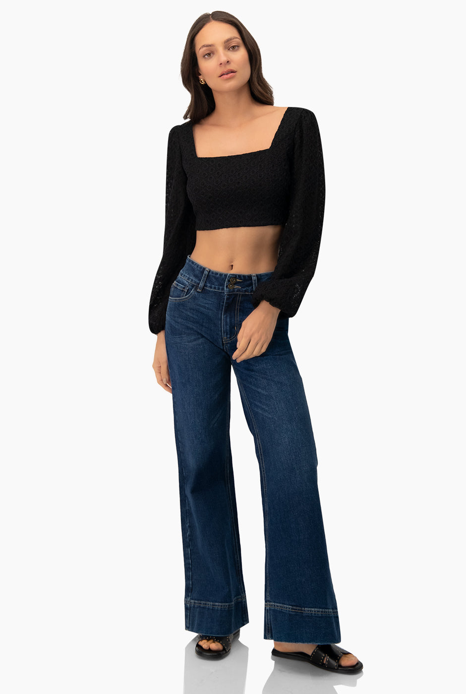 Blusa corta con escote cuadrado