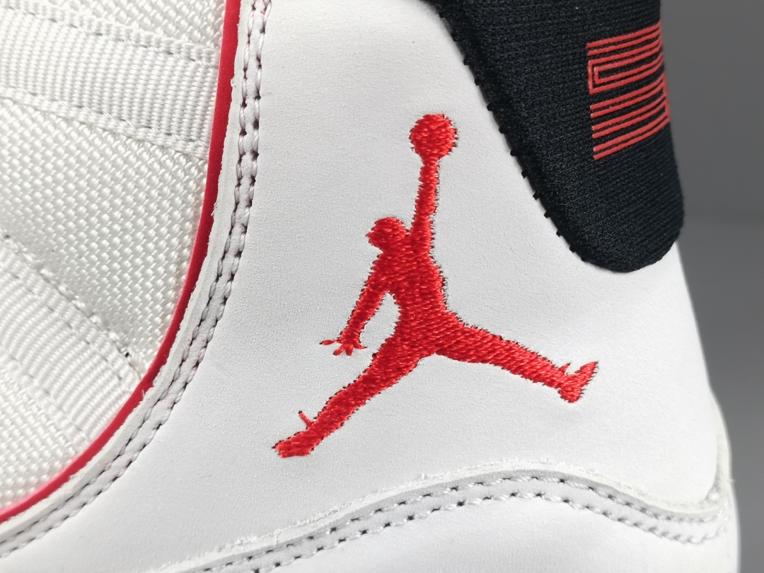 Nike Air Jordan 11 Retro HighPlatinum Tint 378037-016