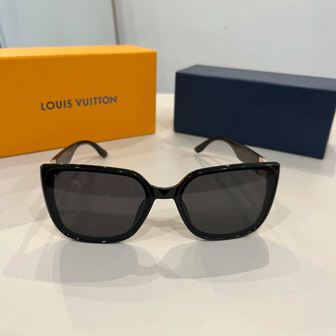 Louis Vuitton Round Frame Sunglasses