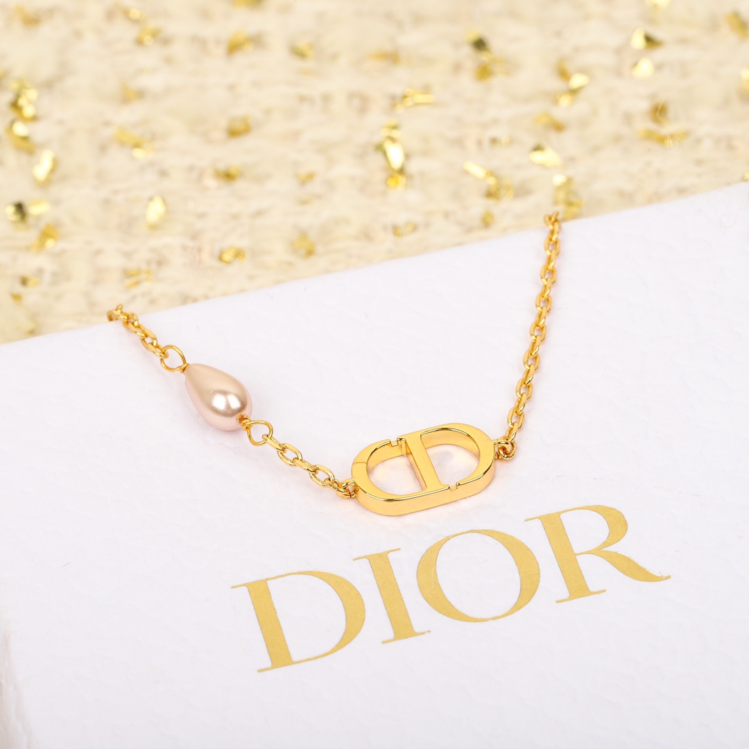 Dior CD letter drop pearl bracelet