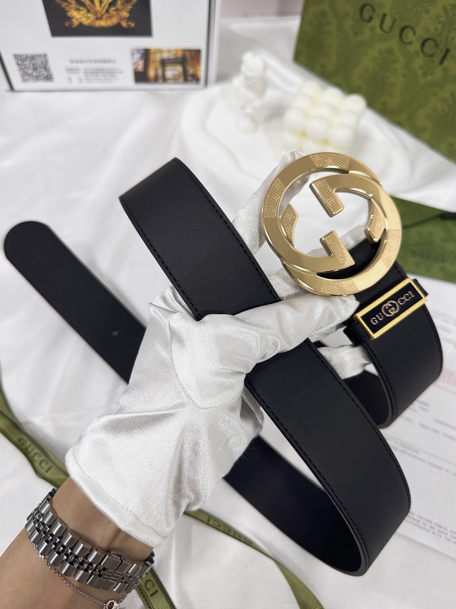 Gucci carved steel buckle leather belt width 3.8cm