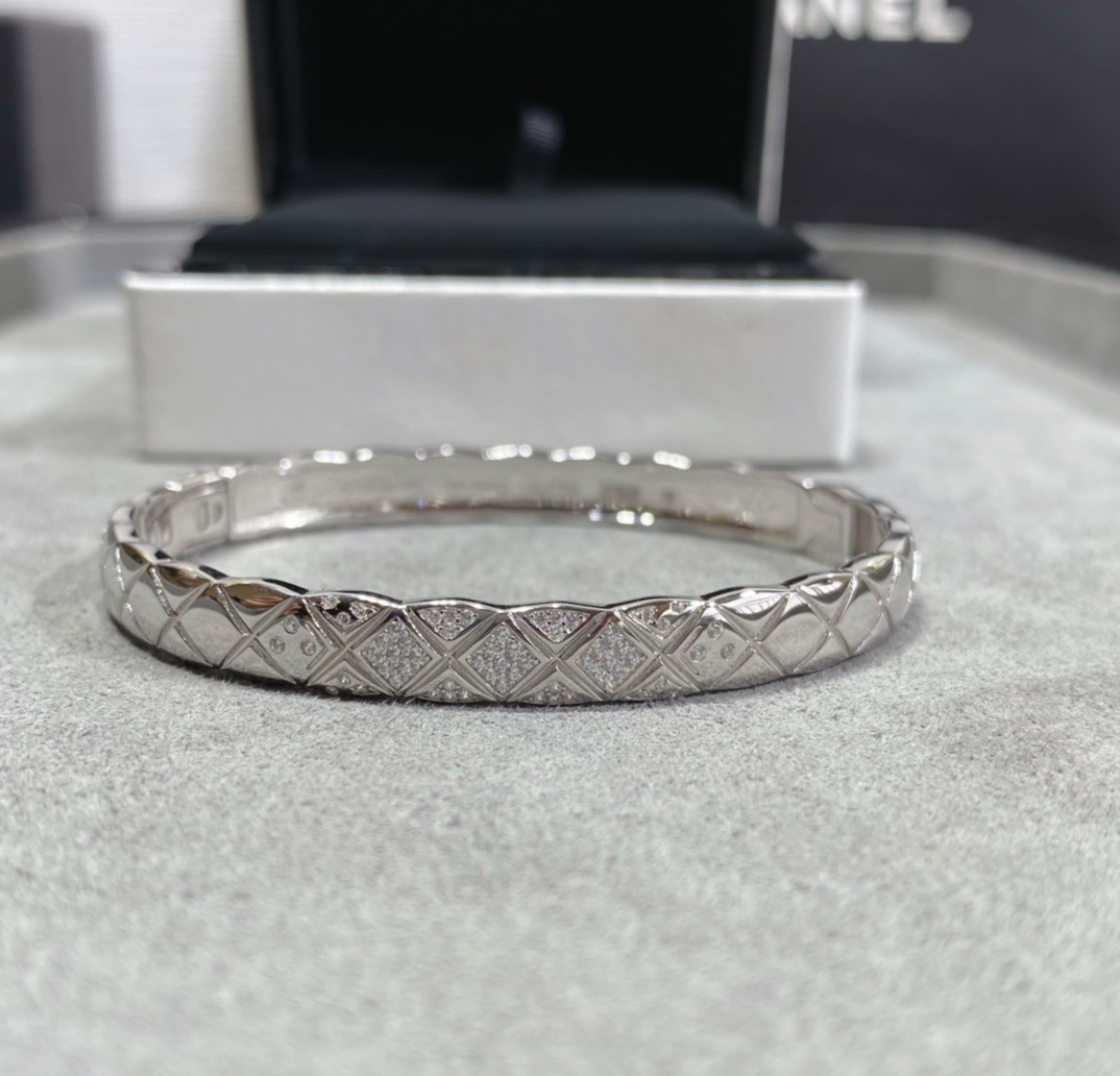 Chanel carved wide diamond bracelet
