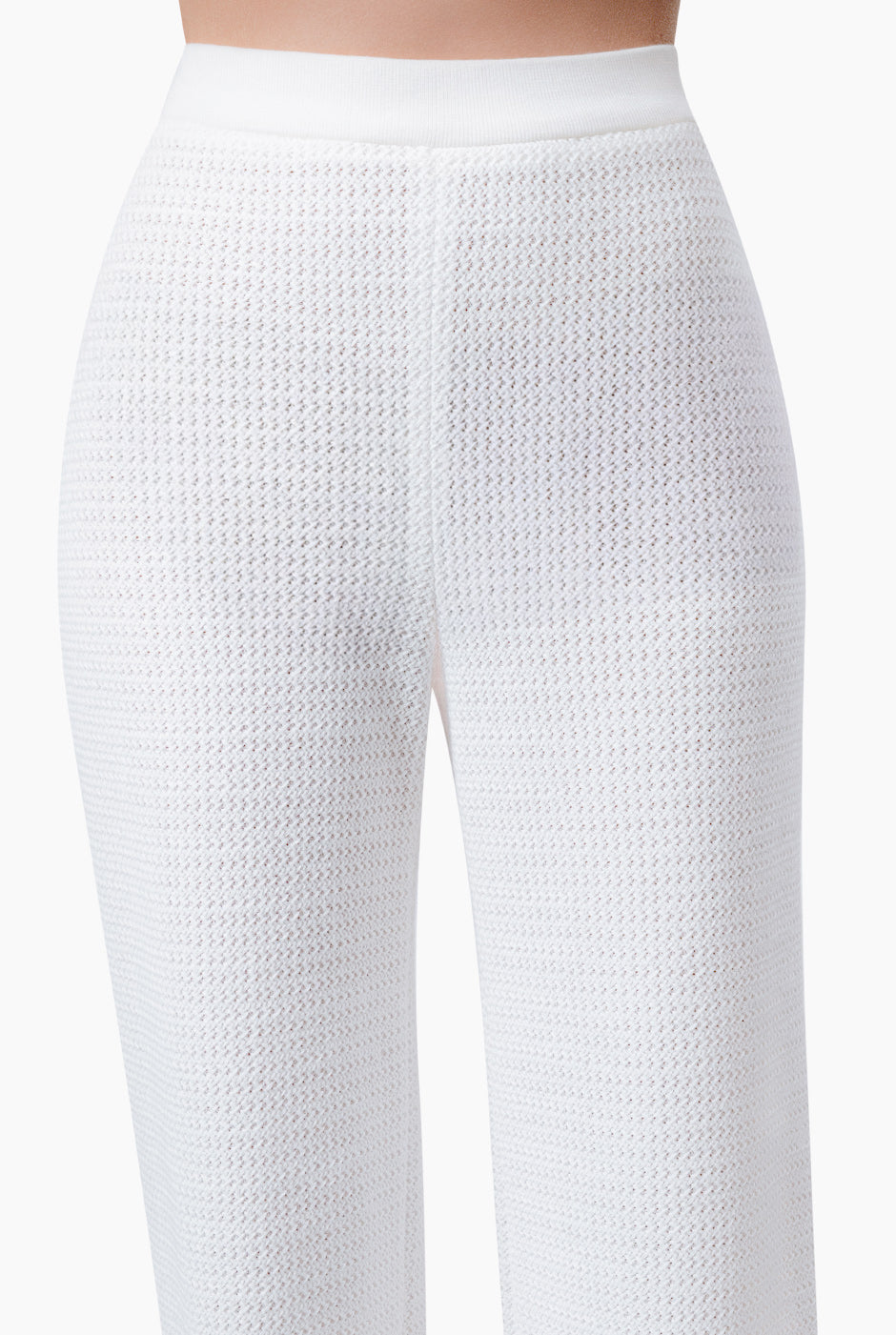 Pantalon tejido en tono blanco