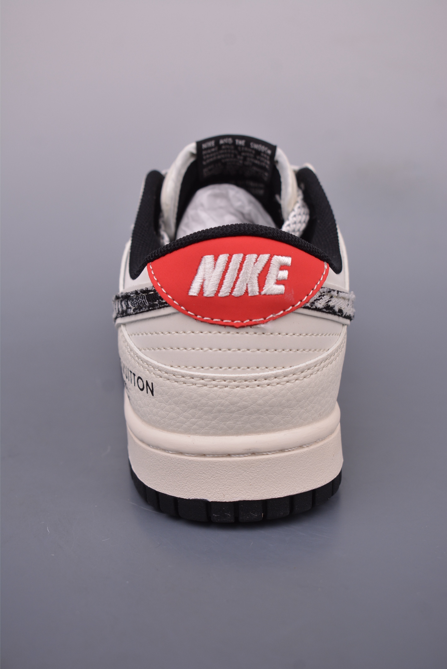 LV x Nike SB Dunk Low low-top sneakers Denim Gray and White Gradient JY6988-110
