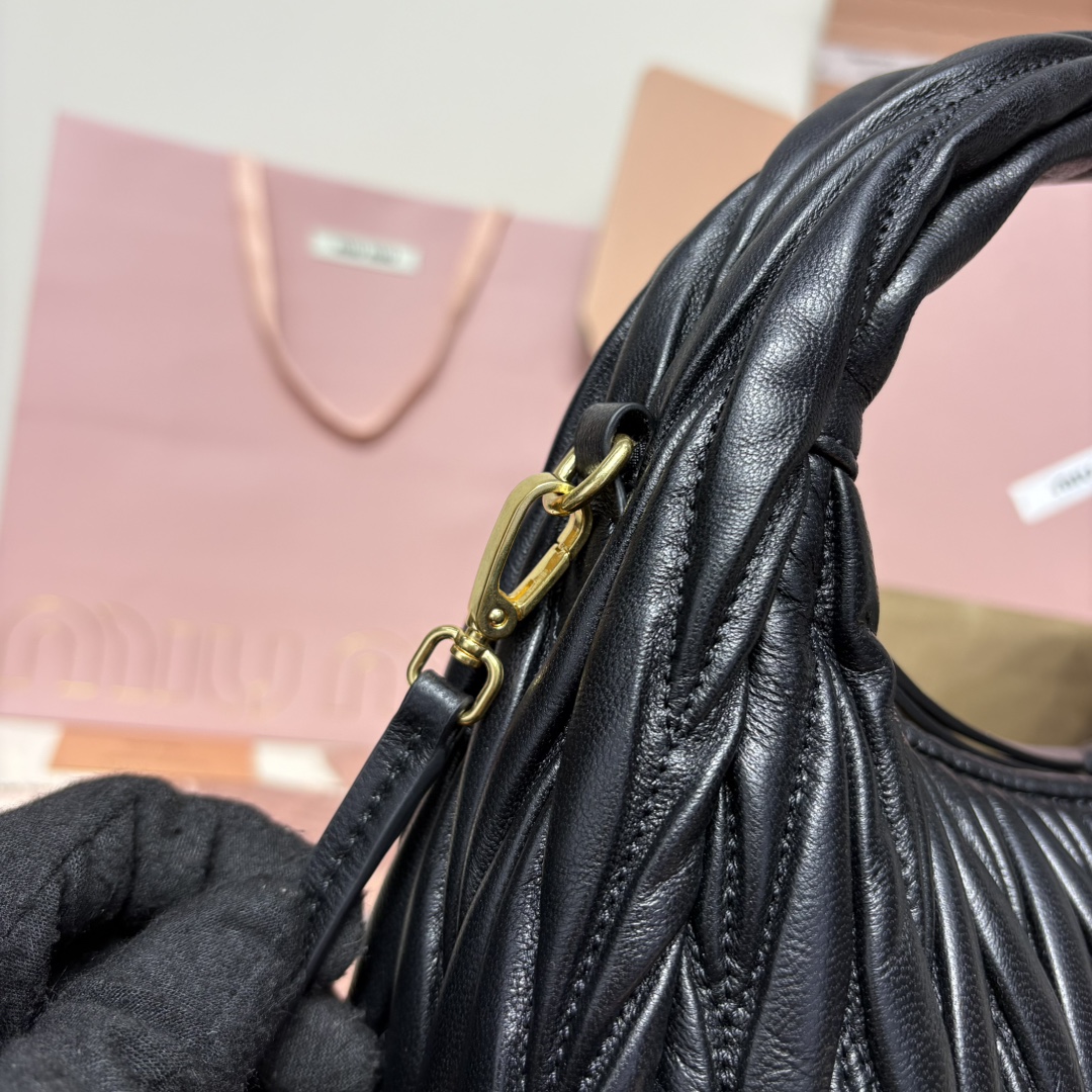 Miu Miu Wander Medium Handbag 5BC153