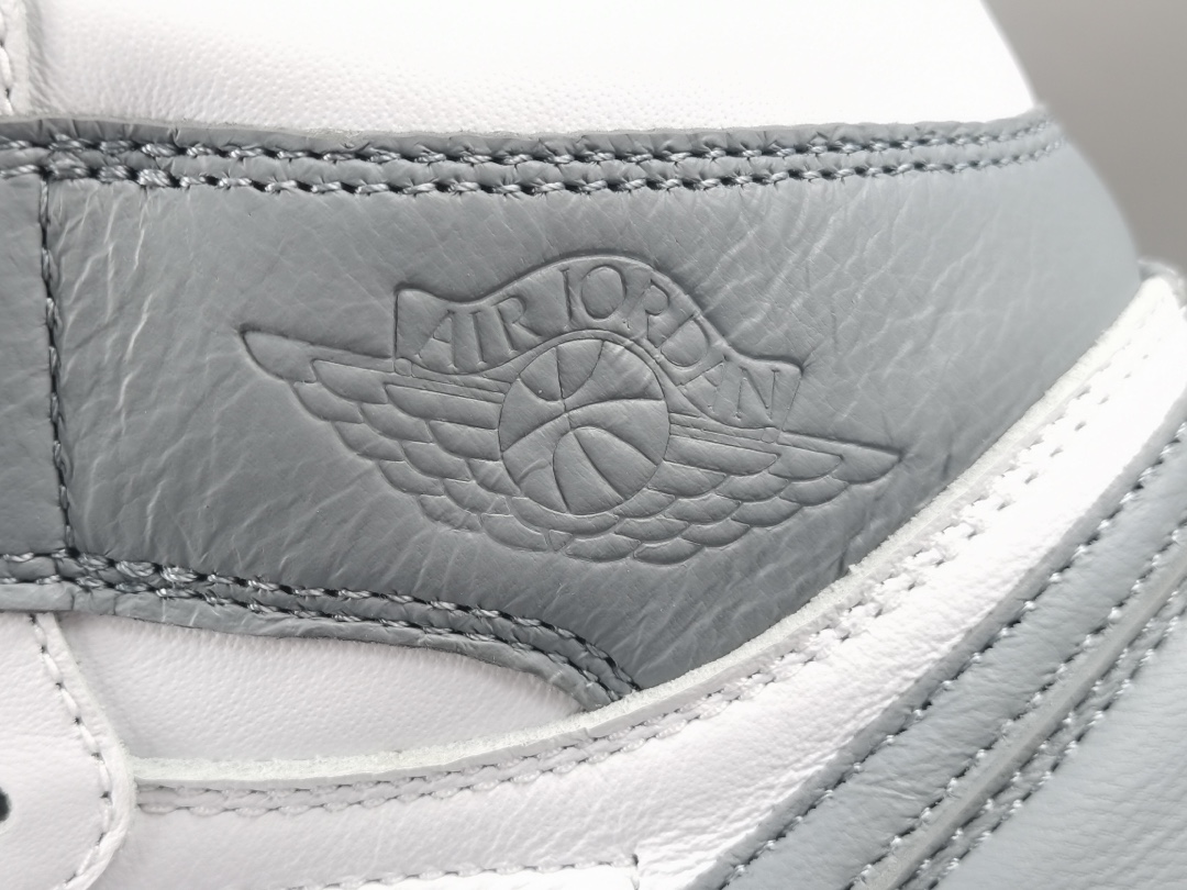 Nike Air Jordan 1 Retro High OGStealth 555088-037
