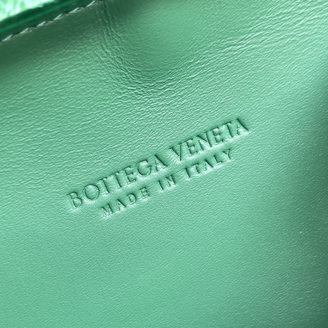 Bottega Veneta Knot woven evening bag 717623