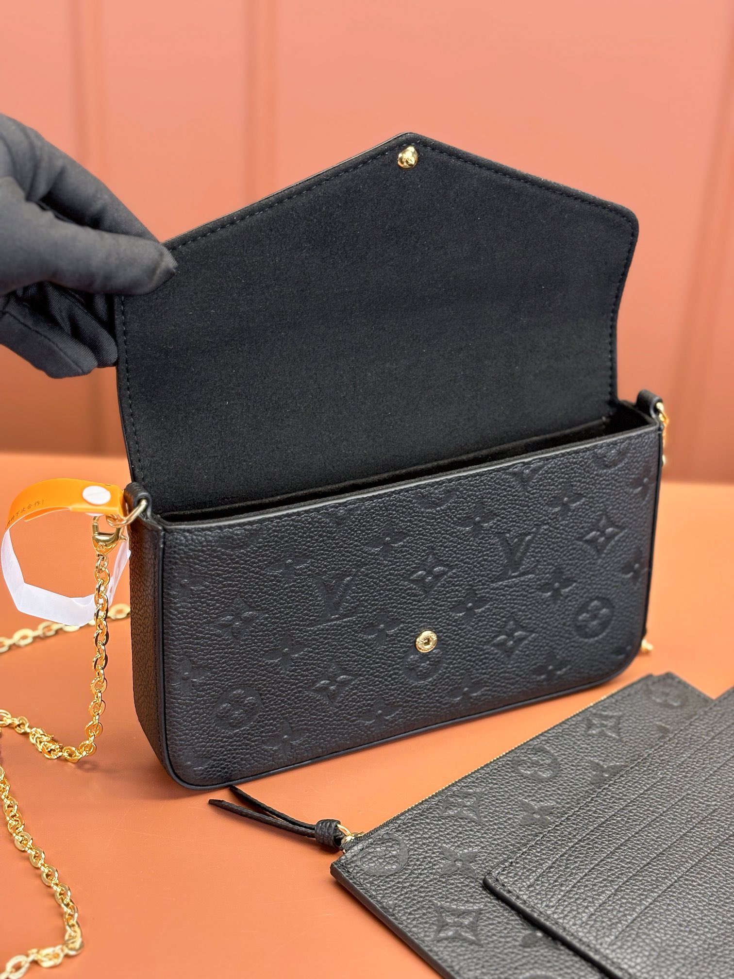Louis Vuitton POCHETTE FÉLICIE Chain Bag M82477