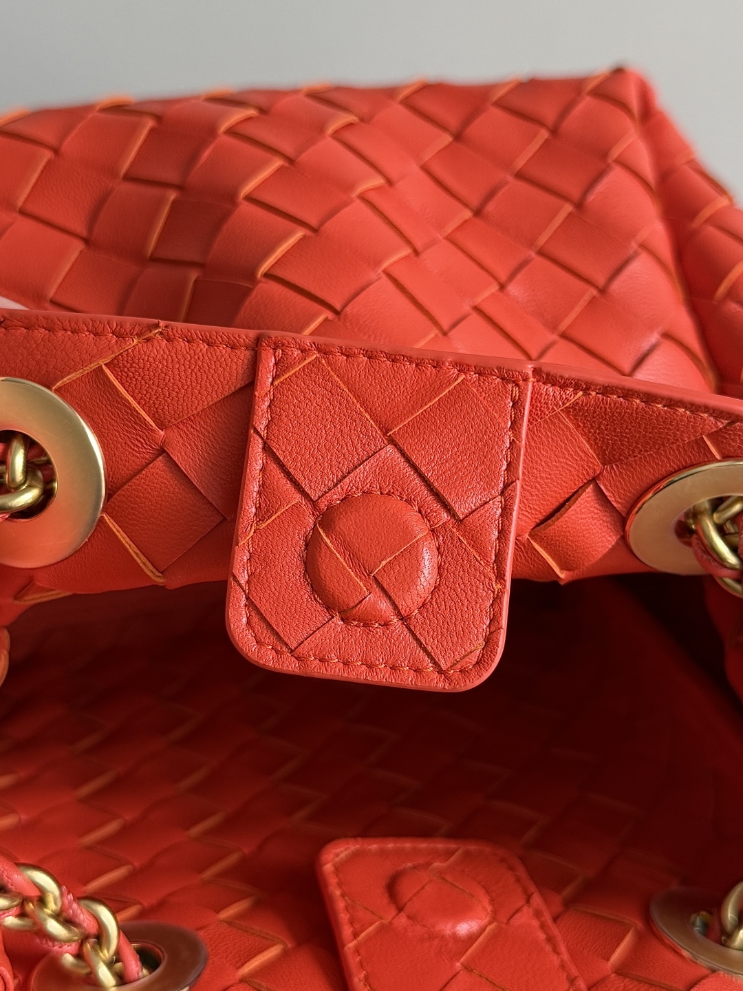 BOTTEGA VENETA New Chain Parachute Bag 817175