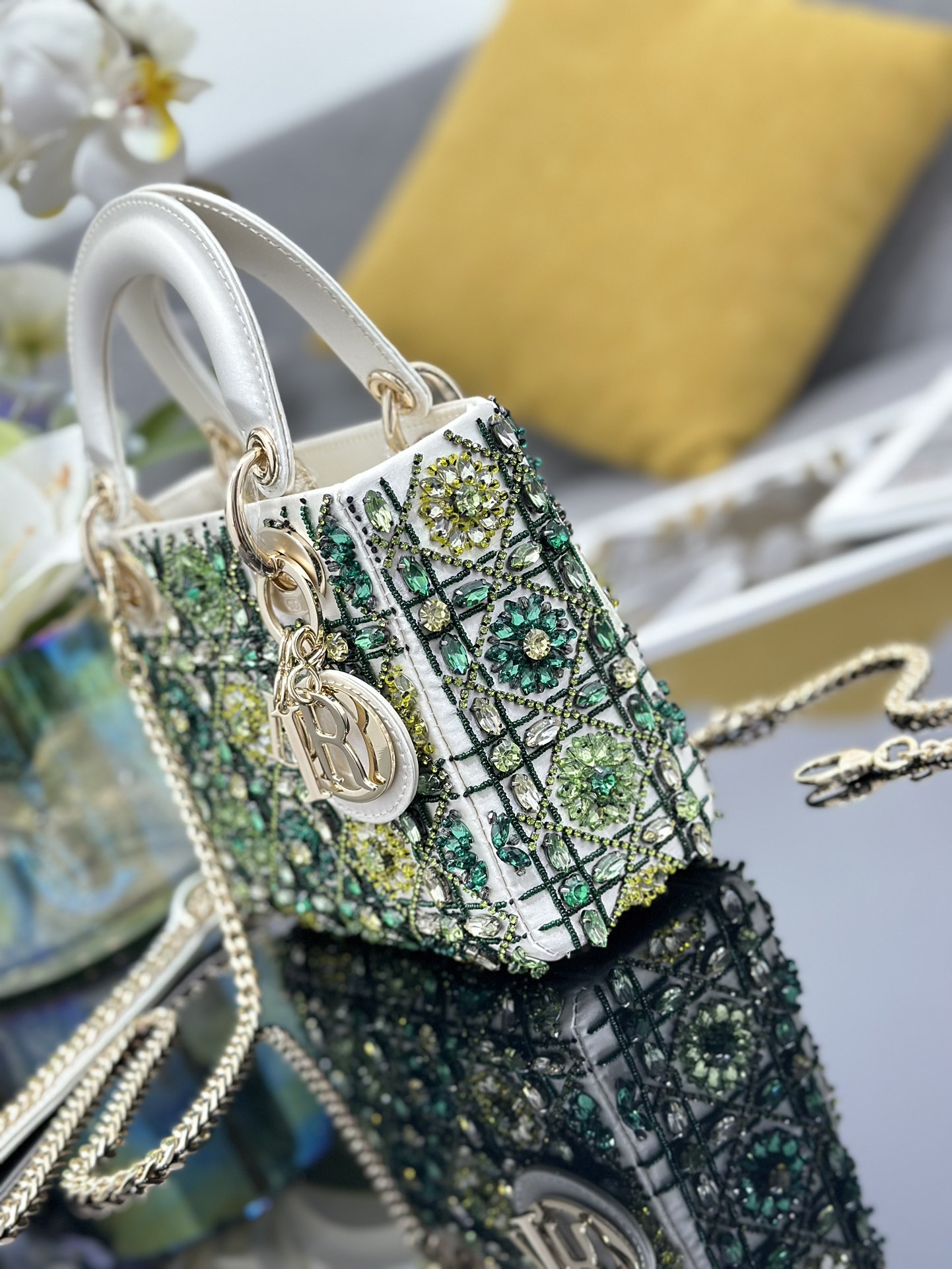 Dior Lady three-grid embroidery white and green diamonds horizontal version Princess Diana bag M0505