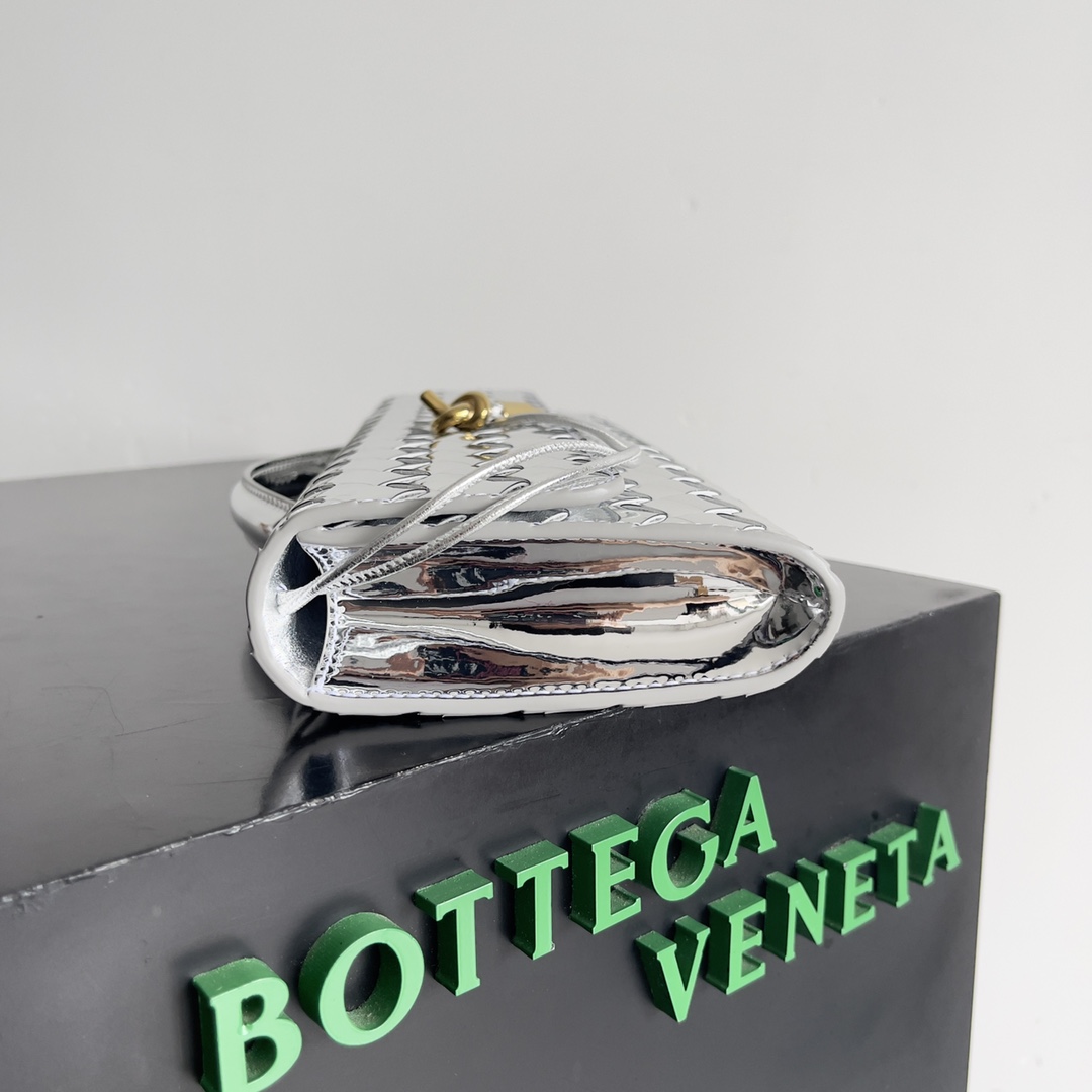 Bottega Veneta Andiamo Evening Clutch 741511