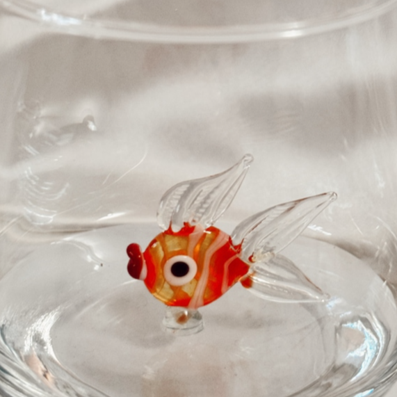 Glass cup with small colored fish pattern without handle gift glass