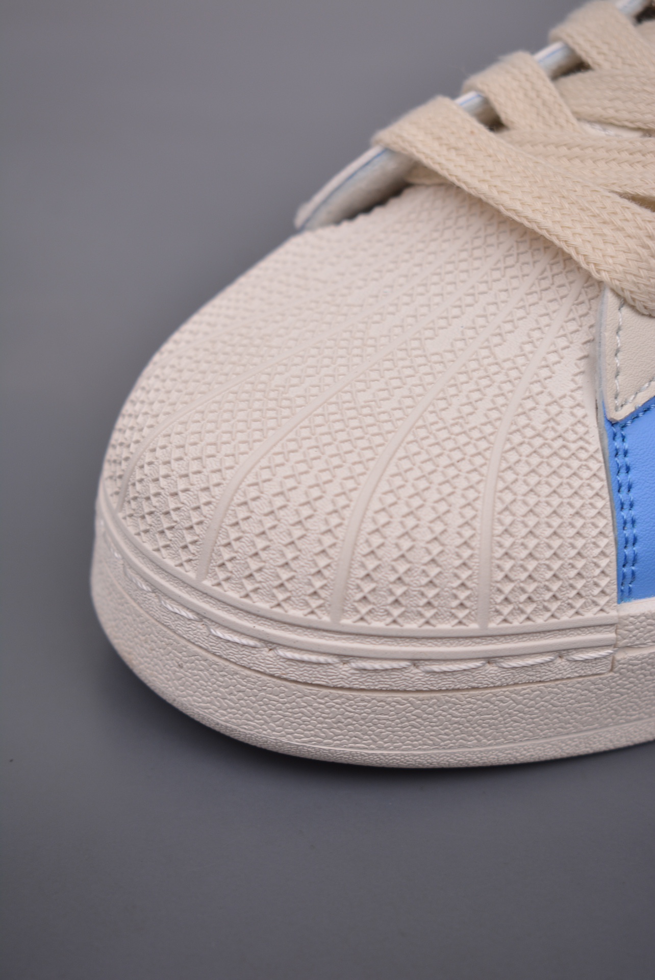 《Hello Kitty》x Adidas Originals Superstar XLGBlue Burst IG4477