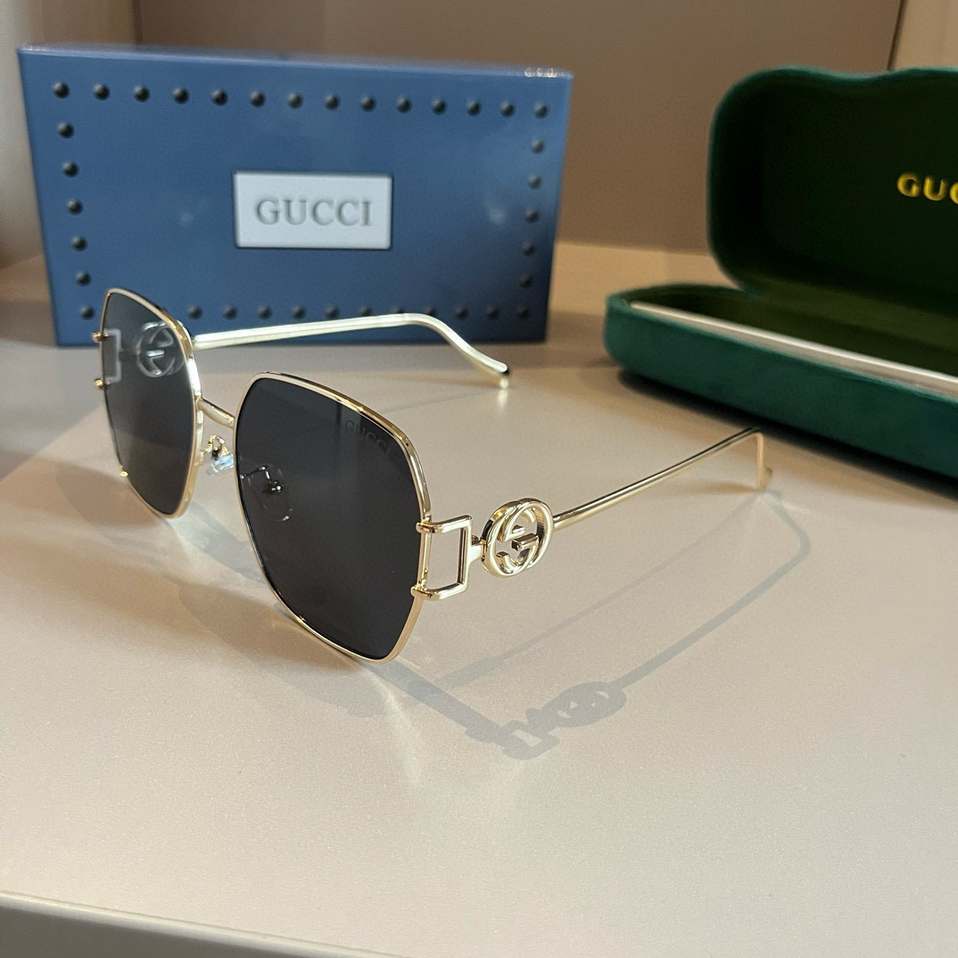 Gucci Square Frame Sunglasses