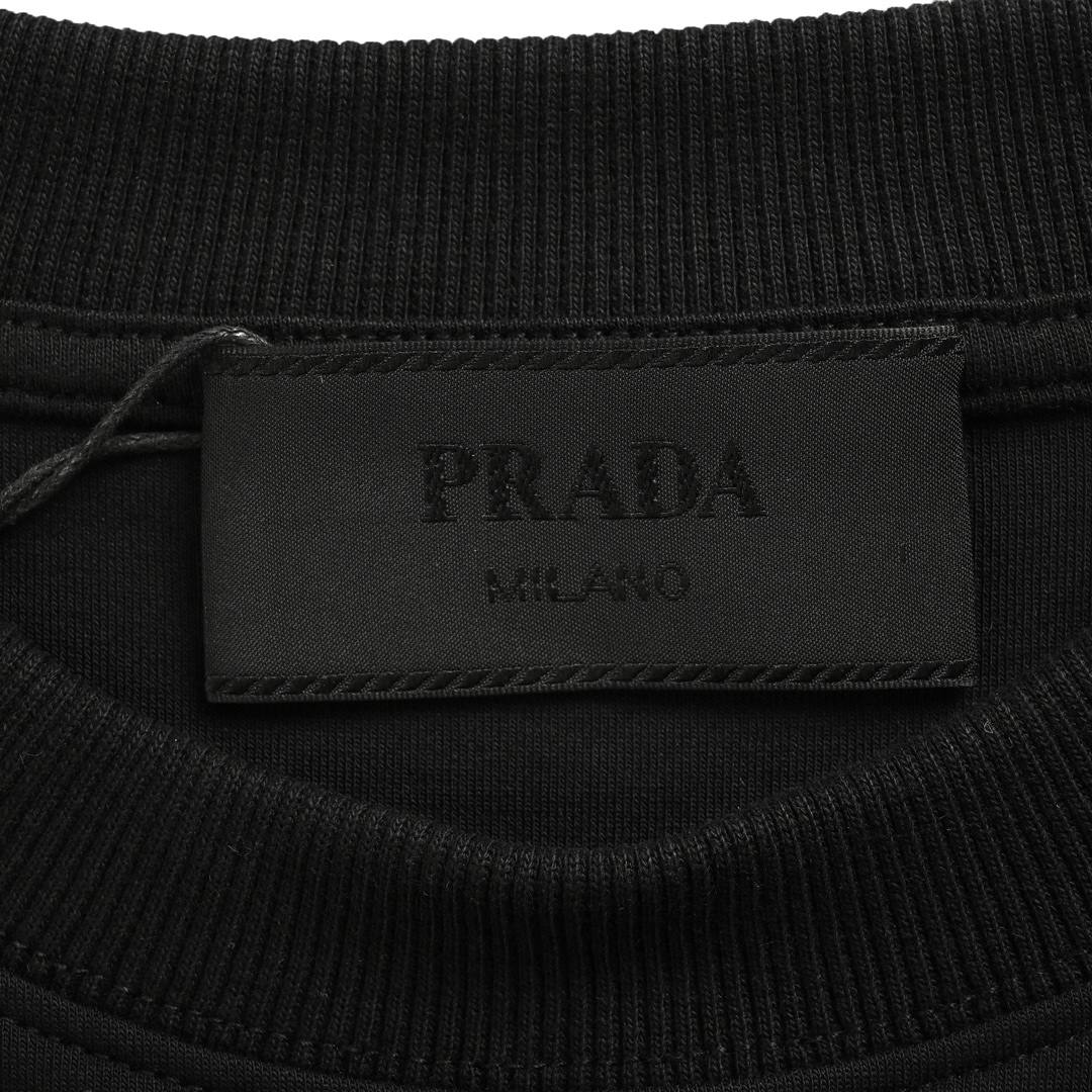 Prada 24Fw Triangle Logo Chest Pack Backpack Crew Neck Sweatshirt
