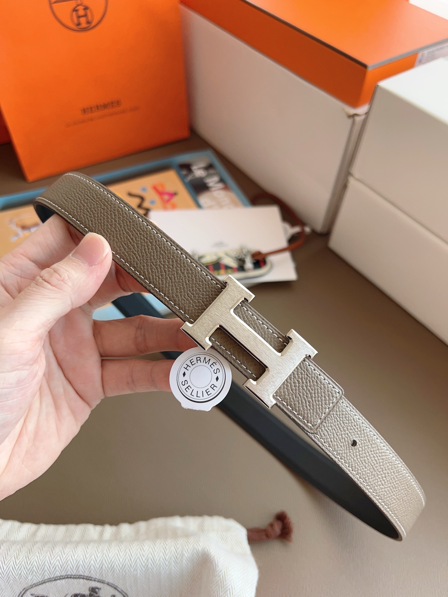 Hermès 2025 New Women's Double-Sided Belt 2.4cm Width