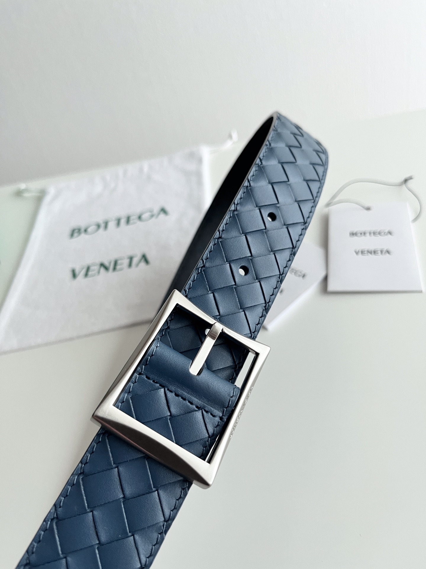 Bottega Veneta intreccio woven cowhide double-sided waistband with a width of 3.5cm